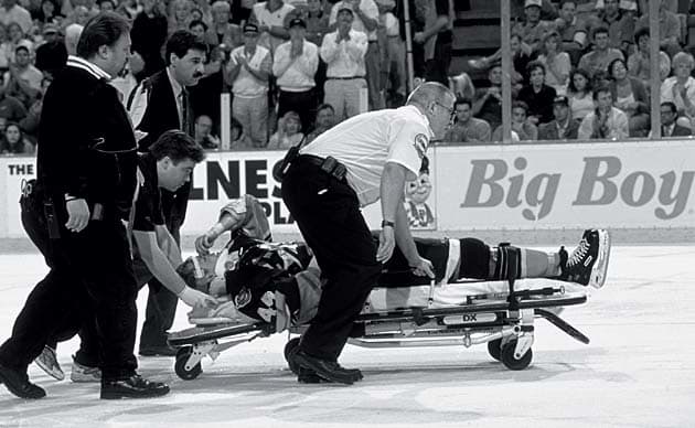 Chris-Pronger-stretcher-Klutho.jpg